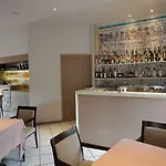 Otel Mon Toc 2*