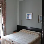 Otel Mon Toc 2*