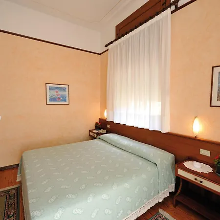 Mon Toc ホテル 2*