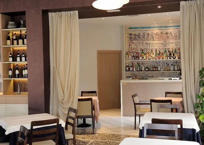 Mon Toc Hotell 2*